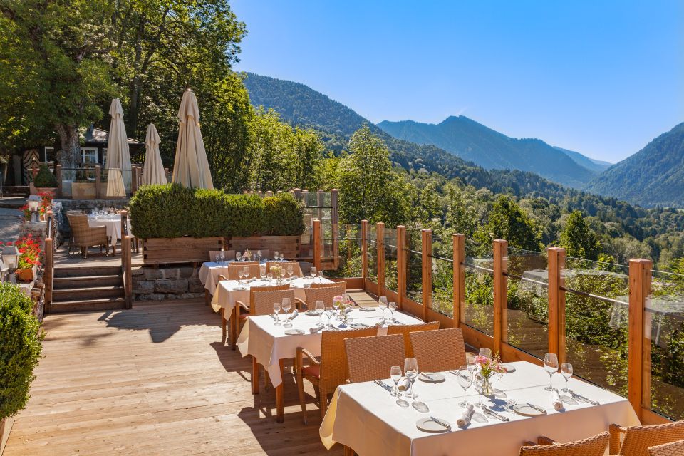 Leeberghof - Terrasse mit Bergwald